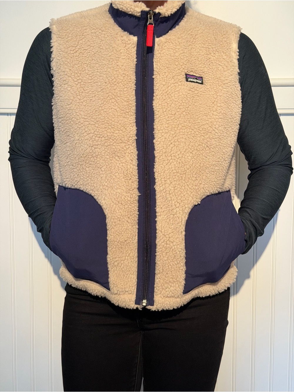 Patagonia Kids Sherpa Vest in Cream and Navy - Picture 1 of 3